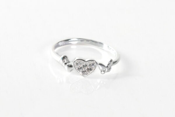 Anillo corazón con circones y mariposa