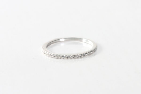 Anillo cintillo delgado