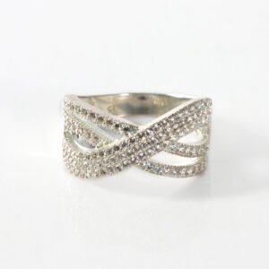 Anillo entrelazado