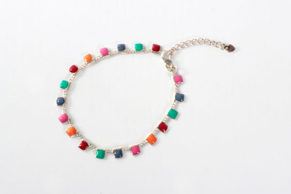 Pulsera con cuadros multicolor